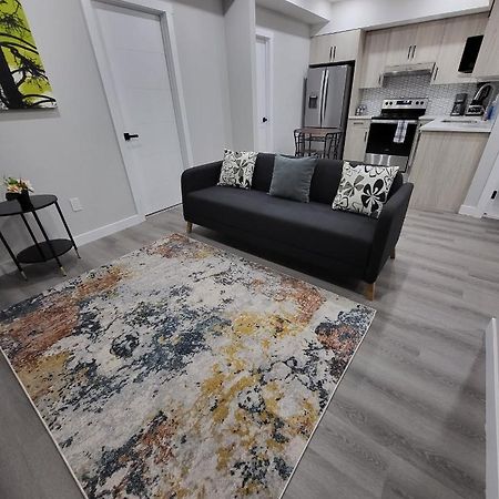Luxury Suite In Calgary Nw ภายนอก รูปภาพ